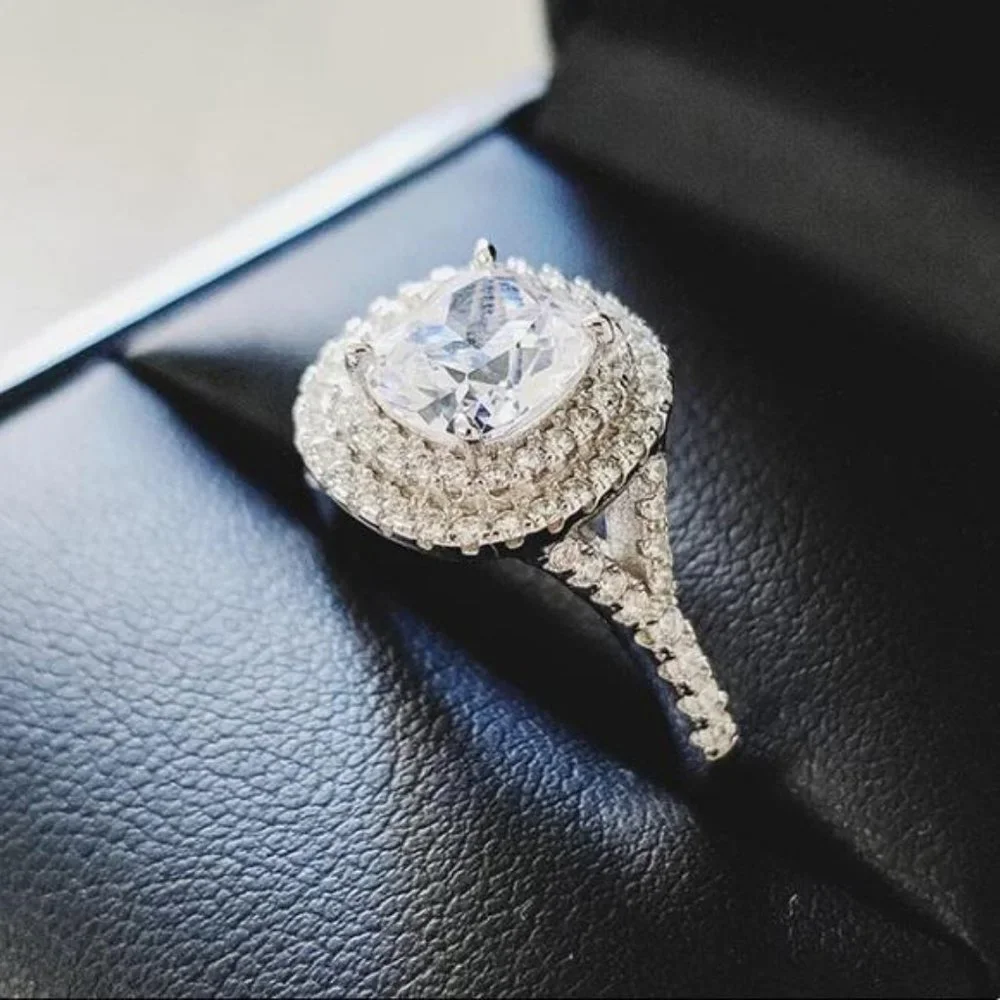 NEW 18k White Gold Diamond Halo Wedding Ring - Picture 2 of 2